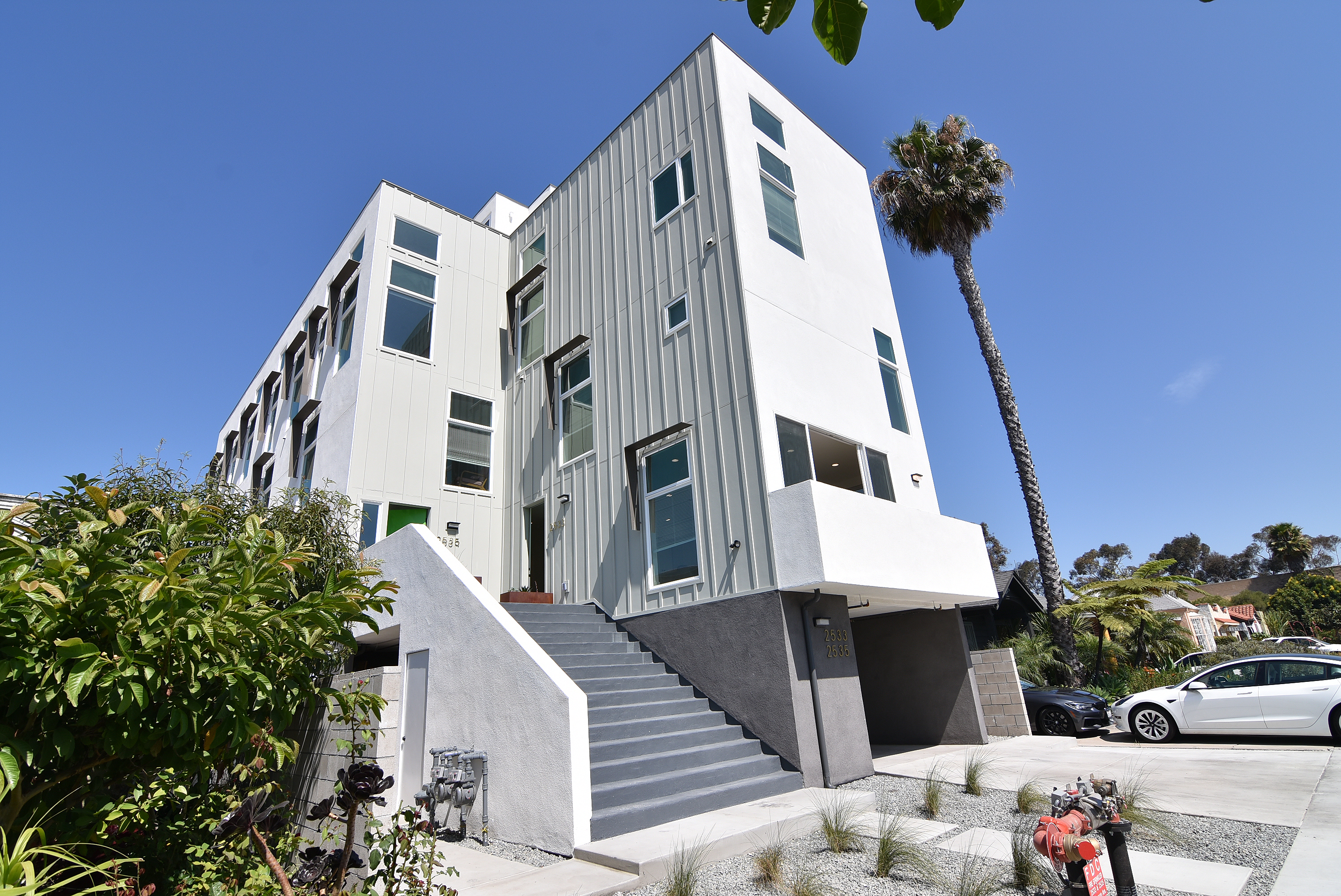 2533 South Curson Avenue - 3A